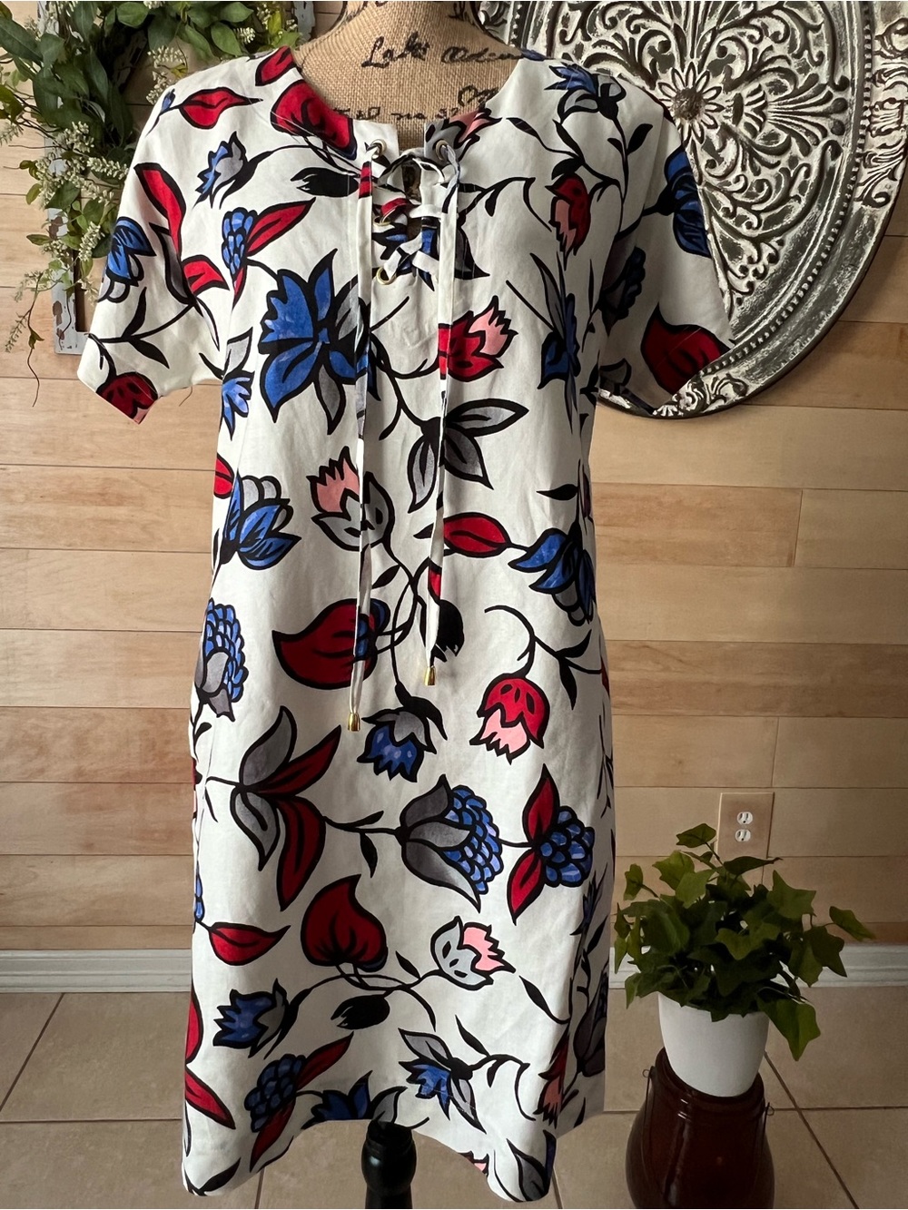 Grace Elements Floral Lace-Up Dress White with Red & Blue Bloom Size Medium